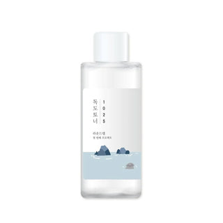 Flacon ROUND LAB 1025 Dokdo Toner transparent sur fond blanc - lotion tonique 100ml