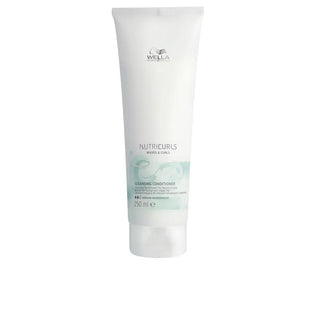 Wella Nutricurls Cleansing Conditioner - tube blanc 250ml avec motifs vagues sur fond blanc