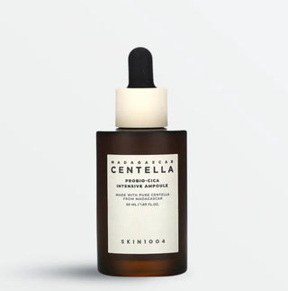 Flacon ambré à pipette noire SKIN1004 Probio-Cica Intensive Ampoule 50ml sur fond gris clair