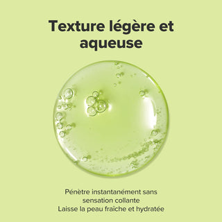 Beauty of Joseon Calming Serum texture legere et aqueuse en cercle vert clair avec bulles sur fond vert