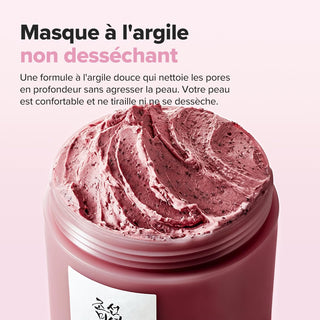 Texture crémeuse rose mouchetée du masque à l'argile Beauty of Joseon Red Bean débordant du pot, non desséchant