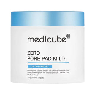 Pot blanc et bleu clair Medicube Zero Pore Pad Mild 70 pads pour peaux sensibles sur fond blanc