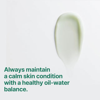 SOMEBYMI Miracle Cream - texture legere vert pale etalee sur fond blanc, equilibre eau-sebum