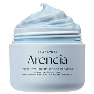 Petit pot ARENCIA Fresh Royal Blue Hyssop Cleanser 50g ferme sur fond blanc