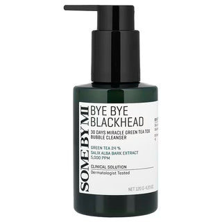 Flacon pompe vert SOME BY MI Bye Bye Blackhead Green Tea Tox Bubble Cleanser 120 g sur fond blanc