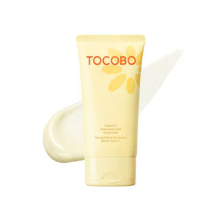Tube jaune TOCOBO Vita Soft Daily Sun Lotion SPF50+ PA++++ avec swatch de texture lotion blanche - vue frontale