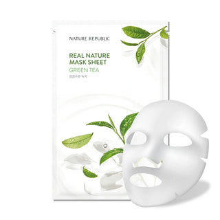 Sachet Nature Republic Real Nature Mask Sheet Green Tea avec masque en tissu blanc deplie et feuilles de the vert