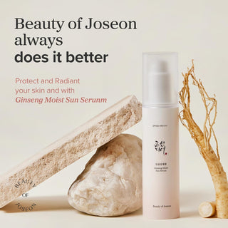 Beauty of Joseon Serum Solaire pose avec racine de ginseng et pierres naturelles sur fond beige