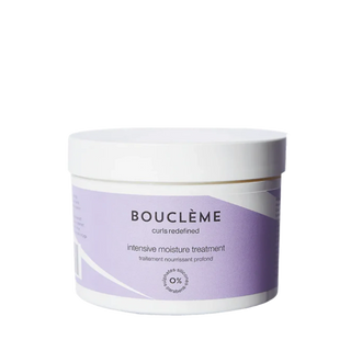 Boucleme Intensive Moisture Treatment 250ml - pot blanc et violet avec couvercle visse, traitement nourrissant profond