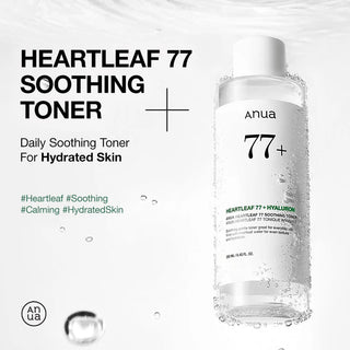 Flacon Anua Heartleaf 77 Soothing Toner avec gouttes d'eau et mentions Calming et Hydrated Skin