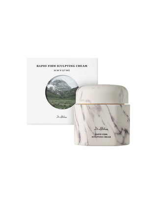 Pot marbré blanc DR.ALTHEA Rapid Firm Sculpting Cream 45ml devant sa boîte illustrée d'un paysage de montagne