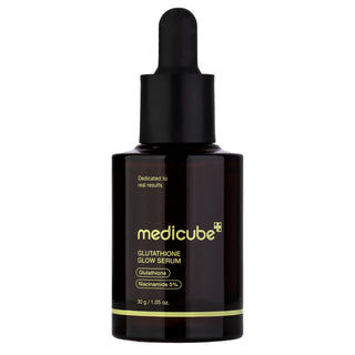 Flacon compte-gouttes ambré MEDICUBE Glutathione Glow Serum 30g - badges Glutathione et Niacinamide 5% - vue frontale