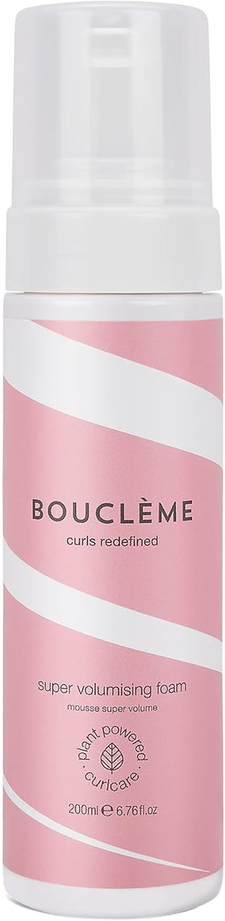 Boucleme Super Volumising Foam - flacon pompe rose et blanc 200 ml sur fond blanc