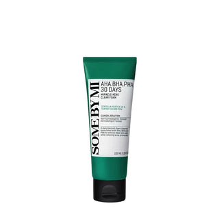 Tube vert SOME BY MI AHA BHA PHA 30 Days Miracle Acne Clear Foam 100 ml sur fond blanc